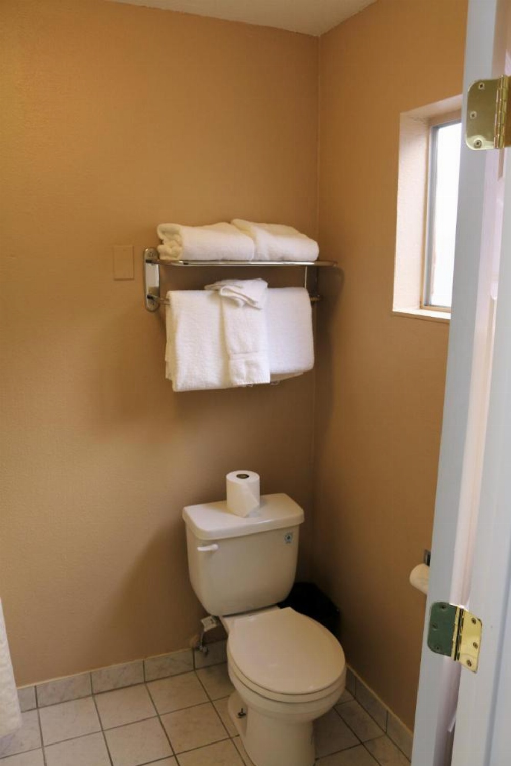 Bluelake Inn @ Heavenly Village